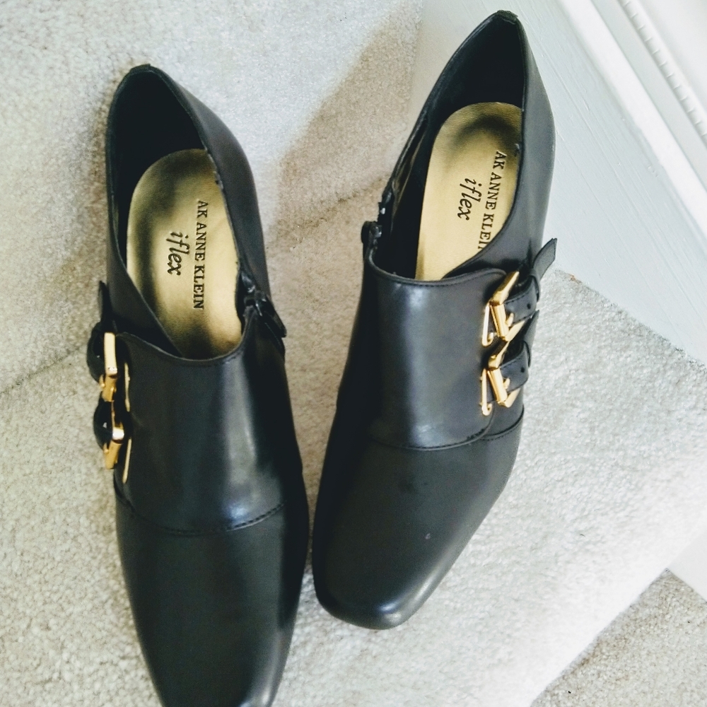 Black leather ankle booties with gold buckles size 7 - Picture 2 of 6